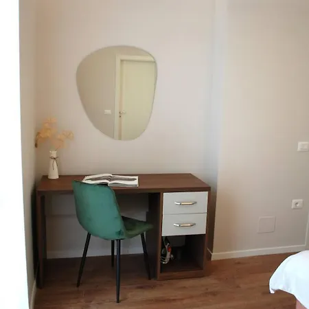 Lindi's 8/2 アパート