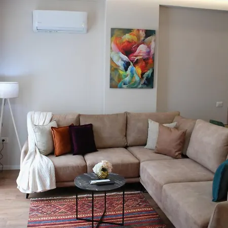 Lindi's 8/2 아파트