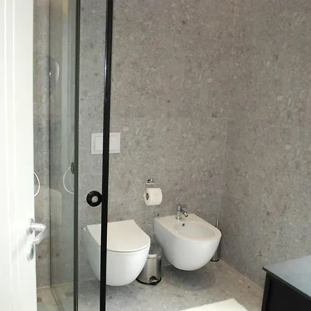 아파트 Lindi's 8/2 티라나