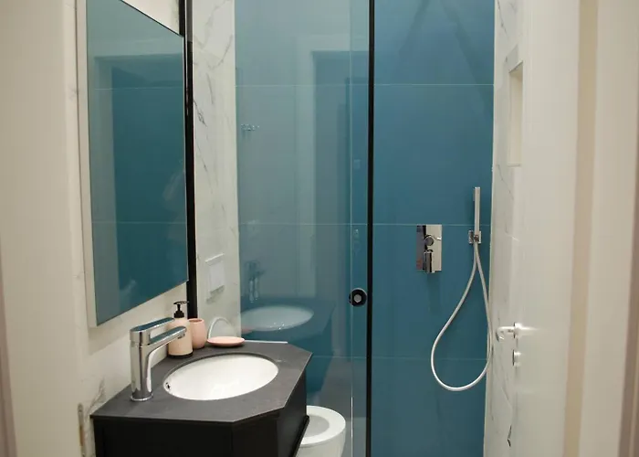 Lindi's 8/2 티라나